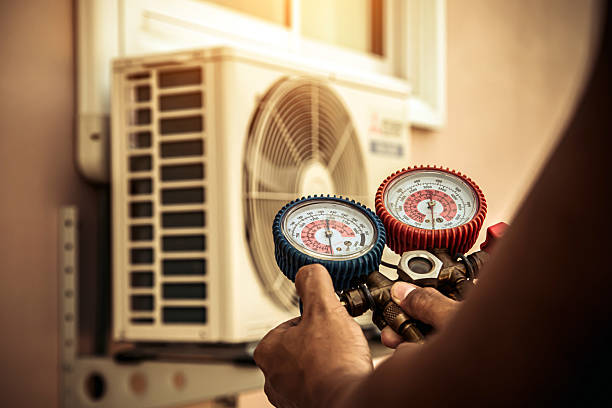 Professional Hvac technician working in Massachusetts, MA